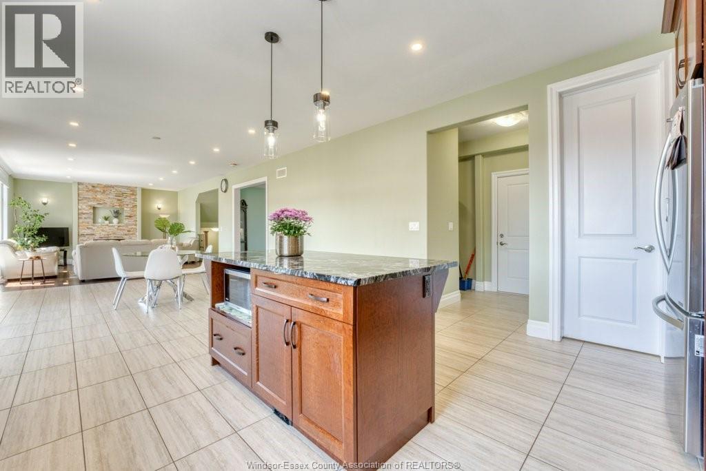 525 MAGUIRE STREET - 23