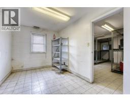1555 Kildare Road, Windsor, ON N8W2W3 Photo 32