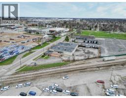 1555 Kildare Road, Windsor, ON N8W2W3 Photo 6