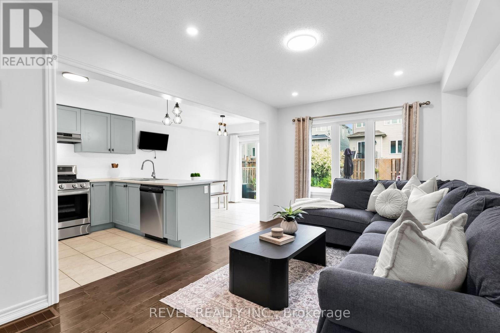 824 COOK CRESCENT - 15