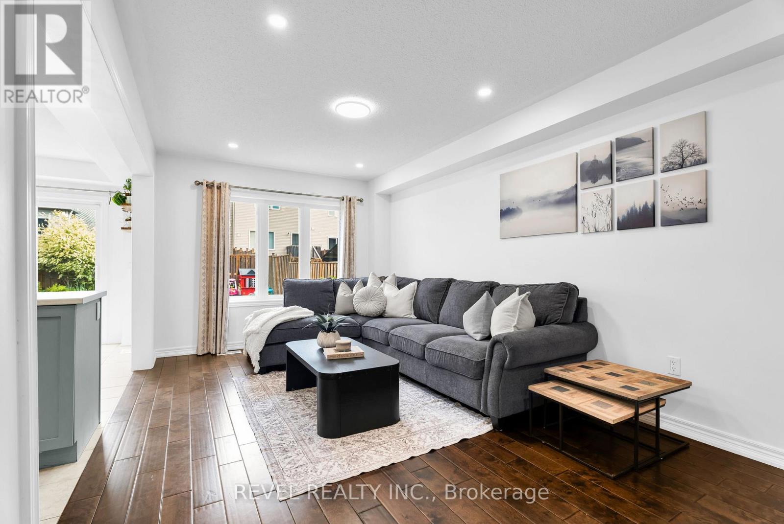 824 COOK CRESCENT - 16