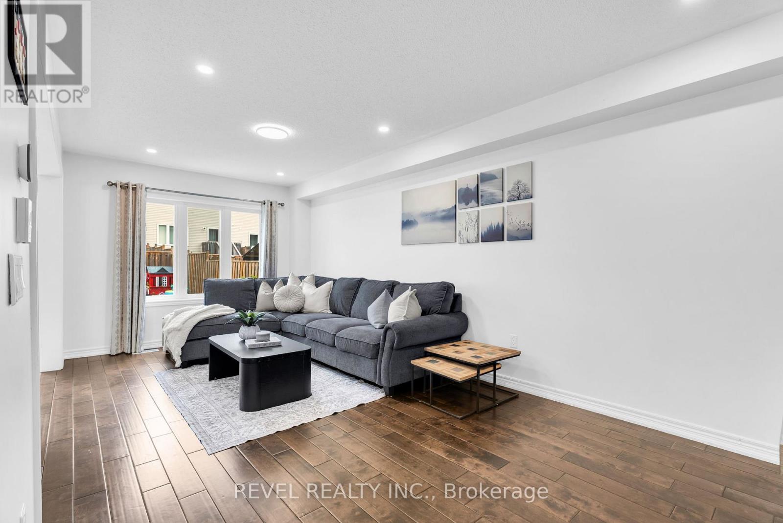 824 COOK CRESCENT - 17