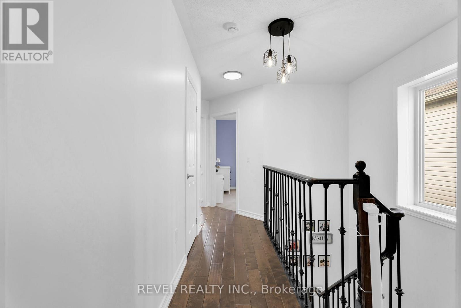 824 COOK CRESCENT - 19
