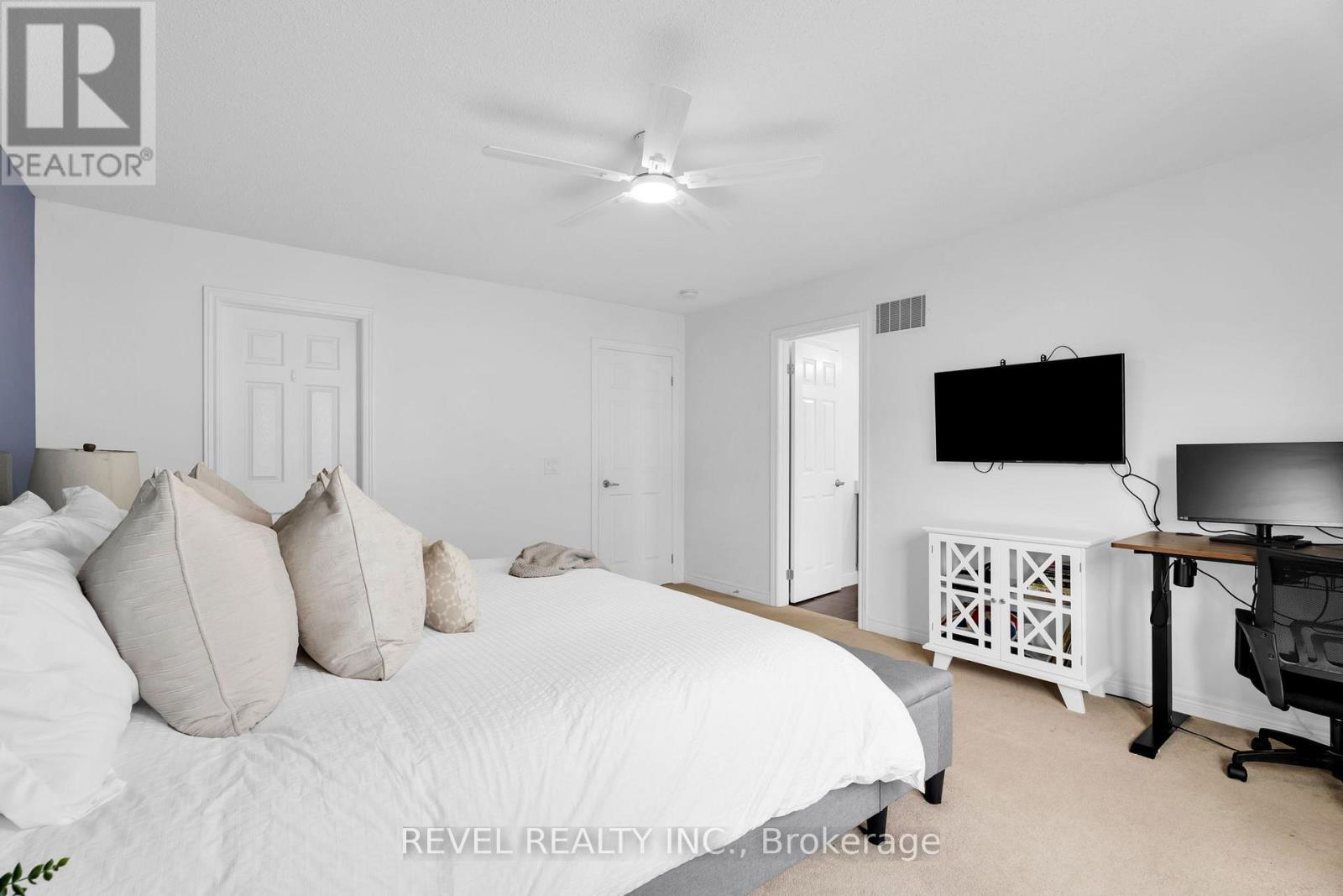 824 COOK CRESCENT - 21