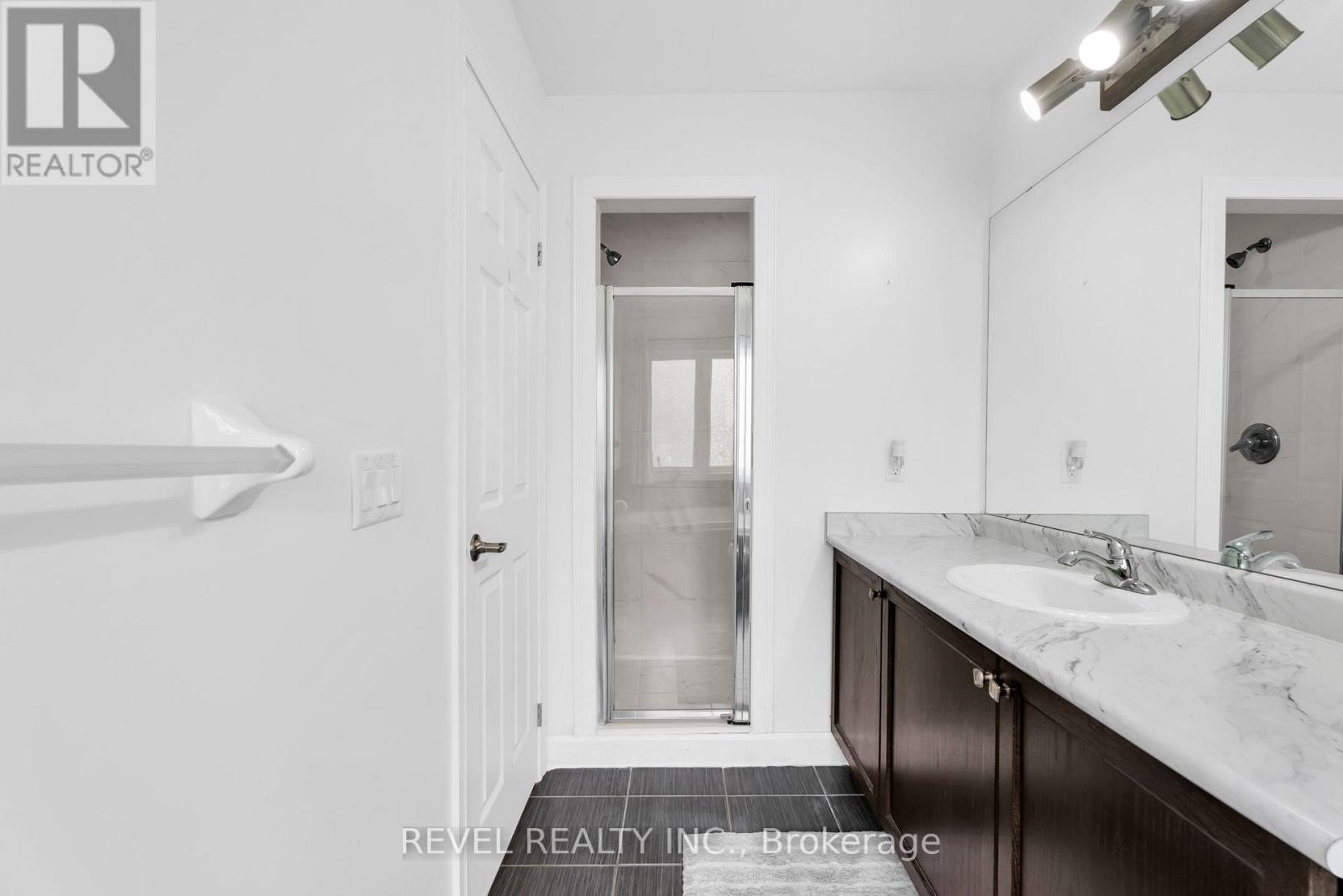 824 COOK CRESCENT - 23