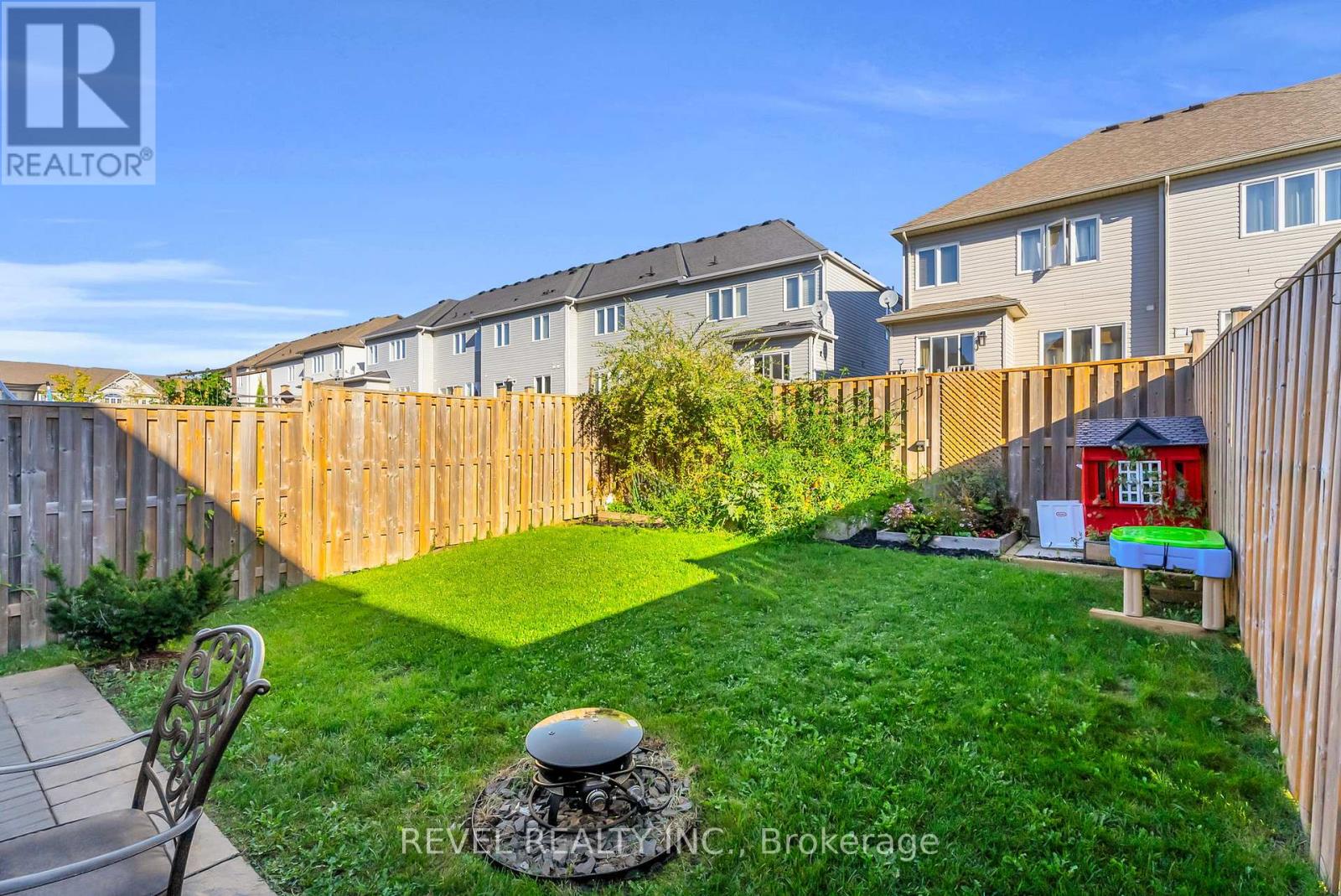 824 COOK CRESCENT - 29