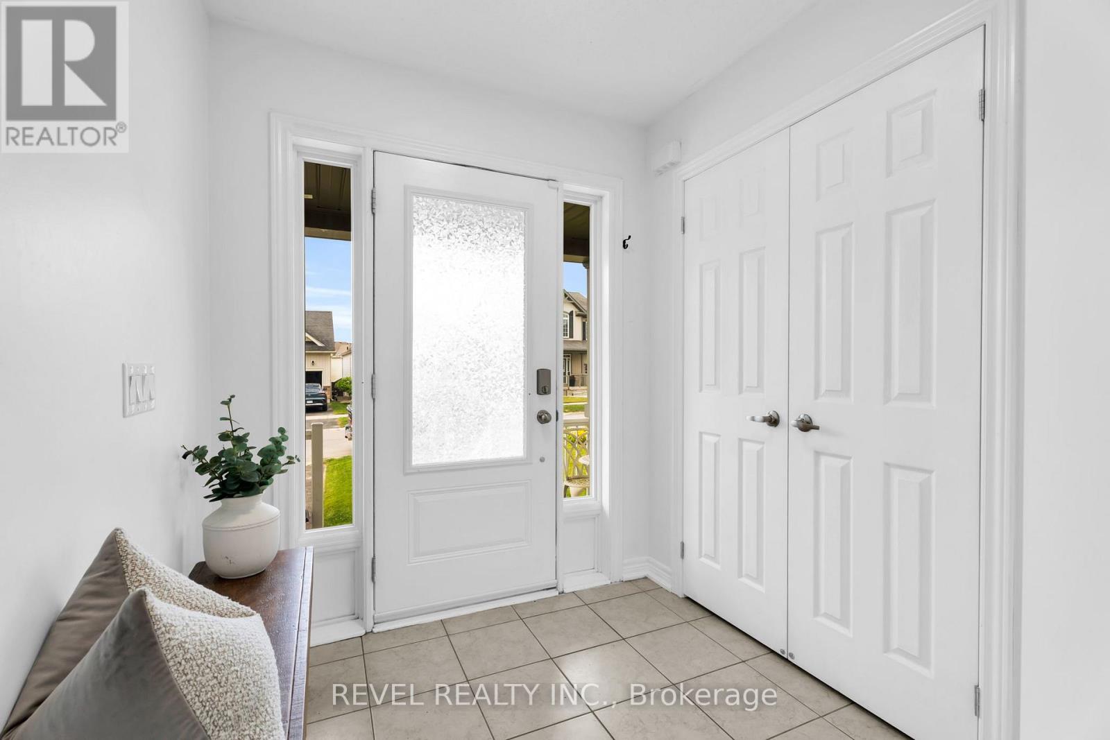 824 COOK CRESCENT - 4