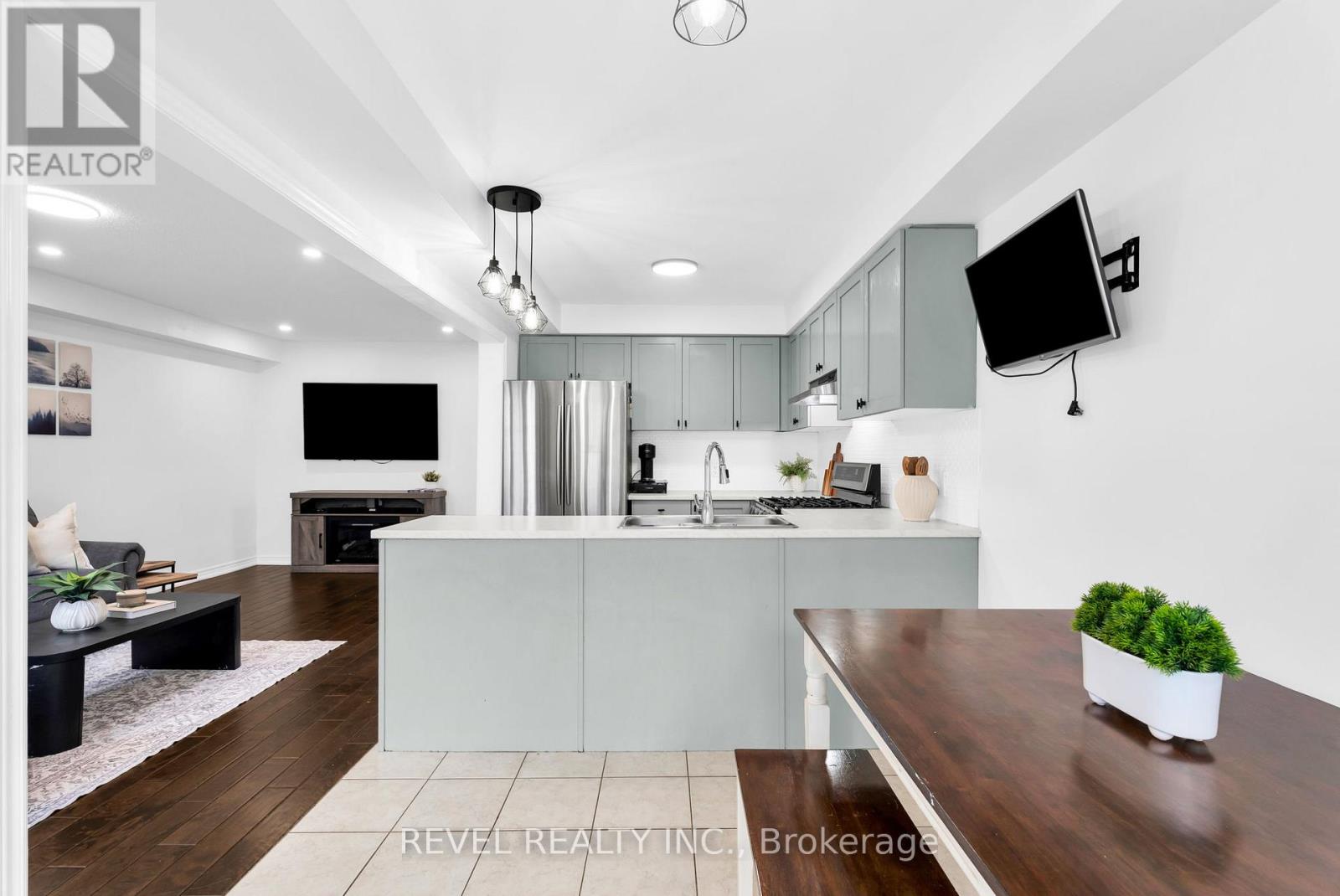 824 COOK CRESCENT - 9