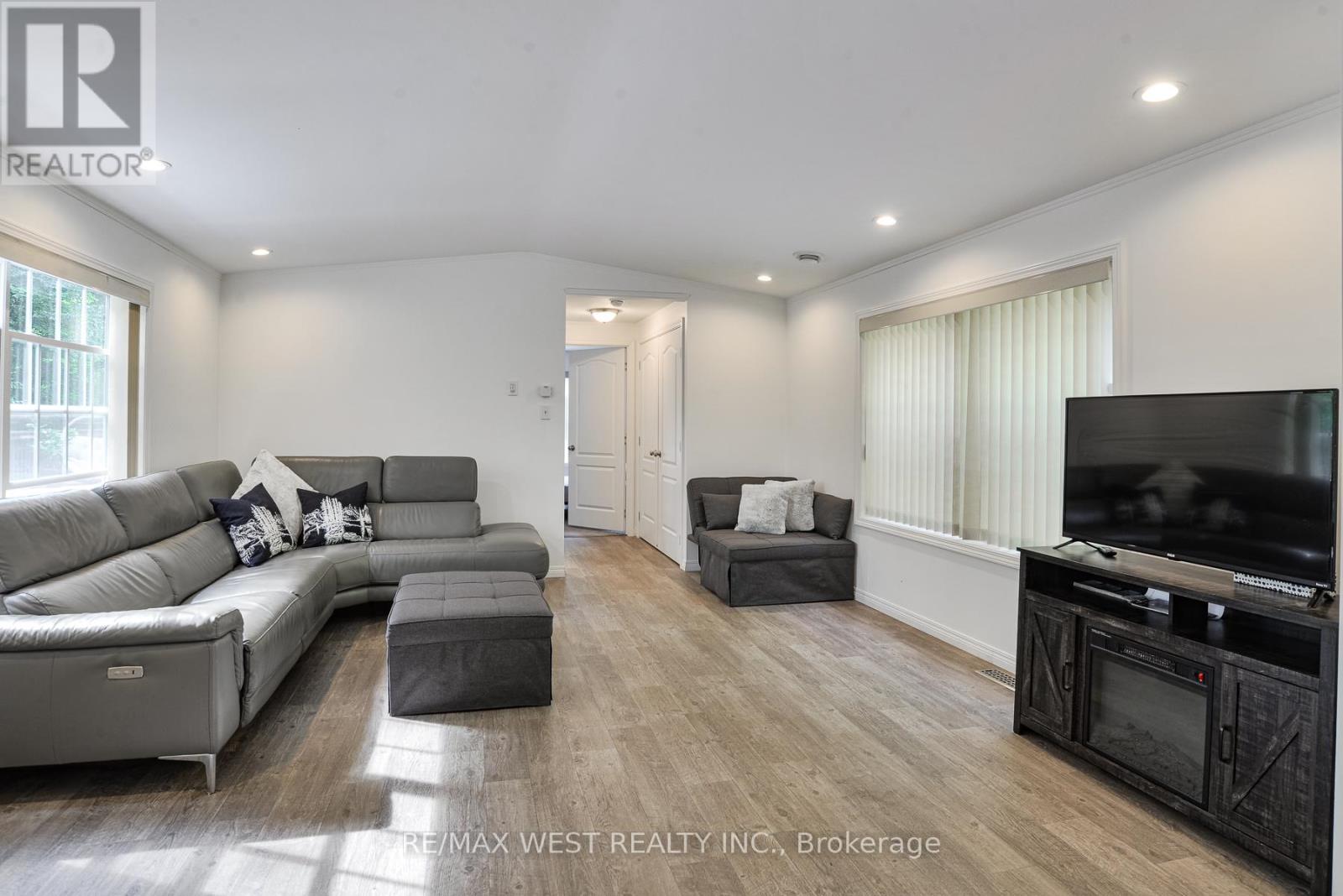 1160 BUTTERFLY ROAD - 10