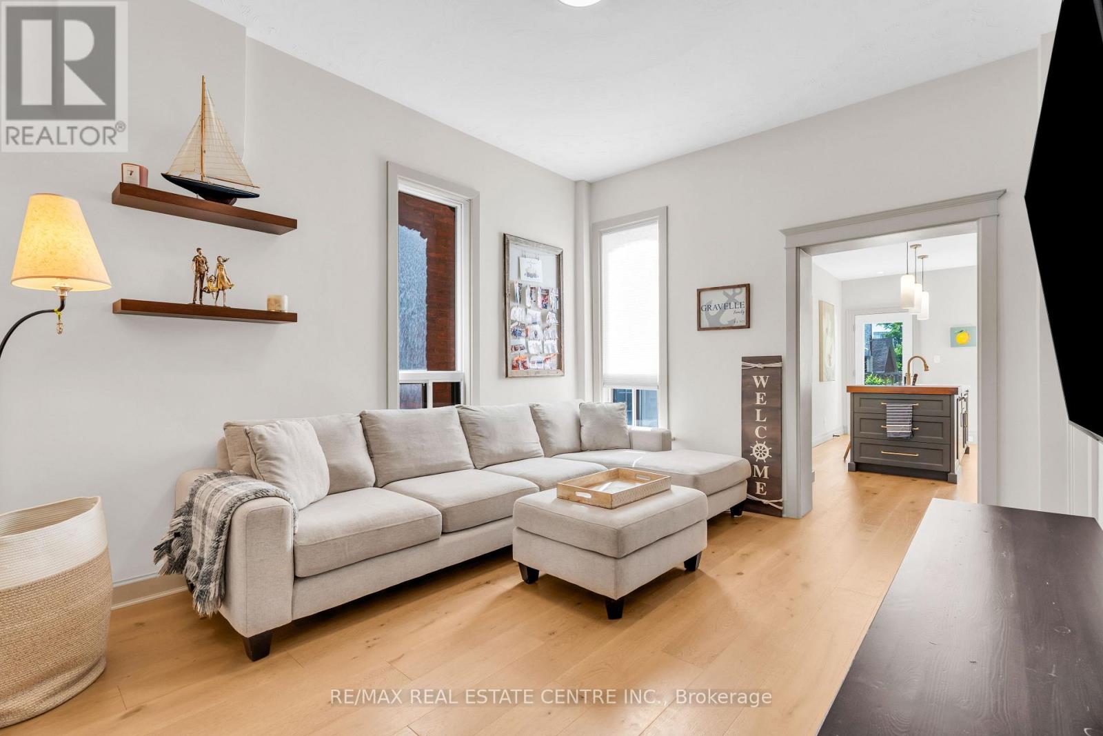 76 PEARL STREET N - 14