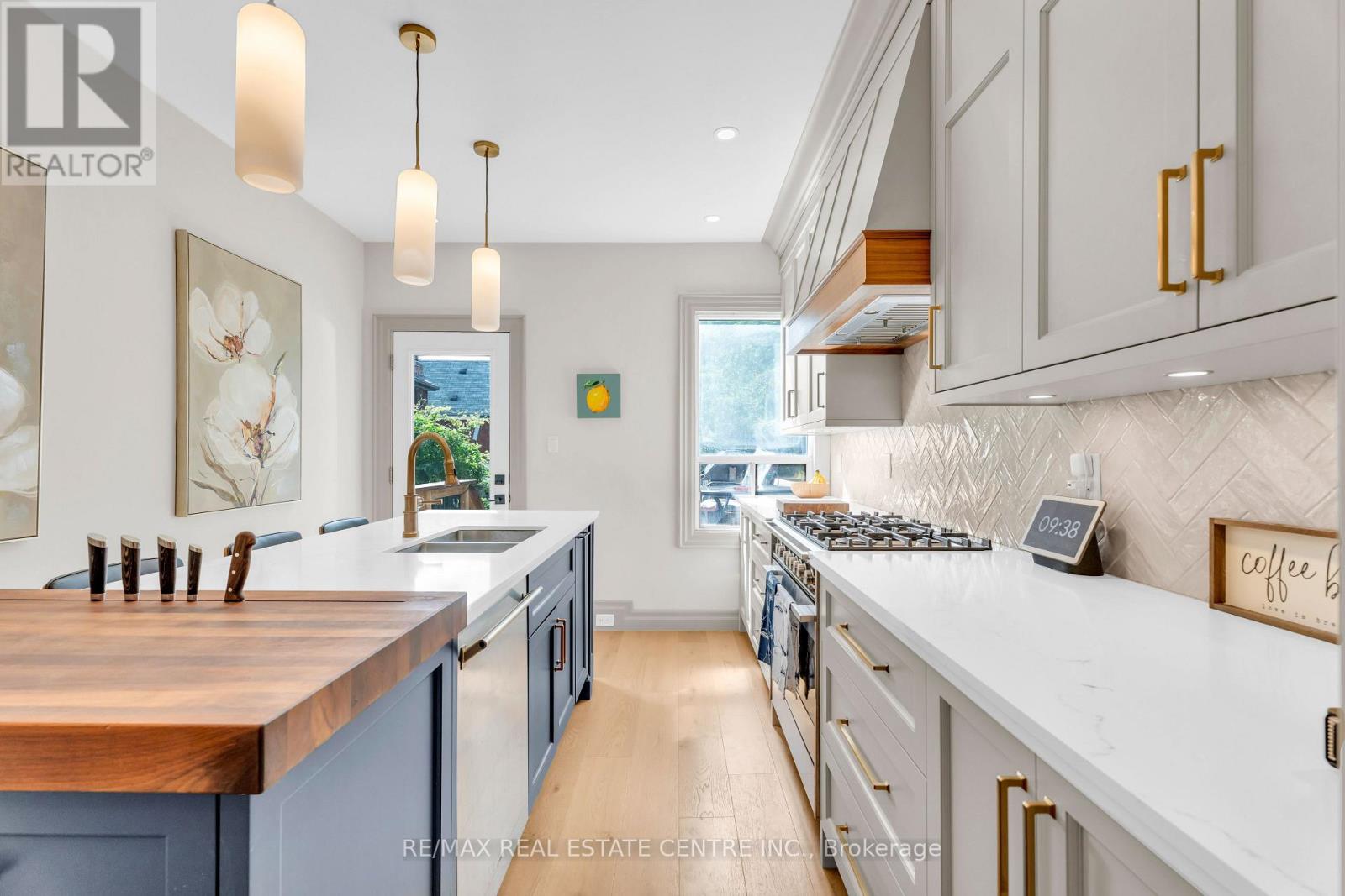 76 PEARL STREET N - 21