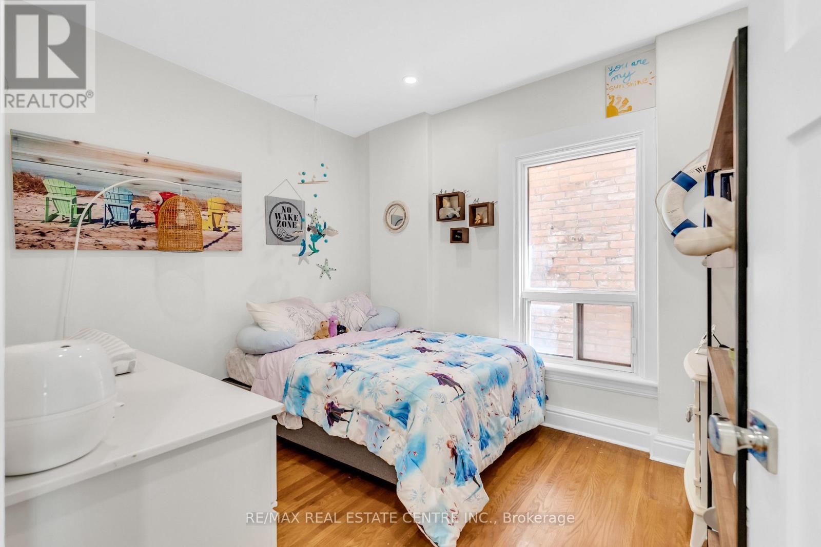 76 PEARL STREET N - 37