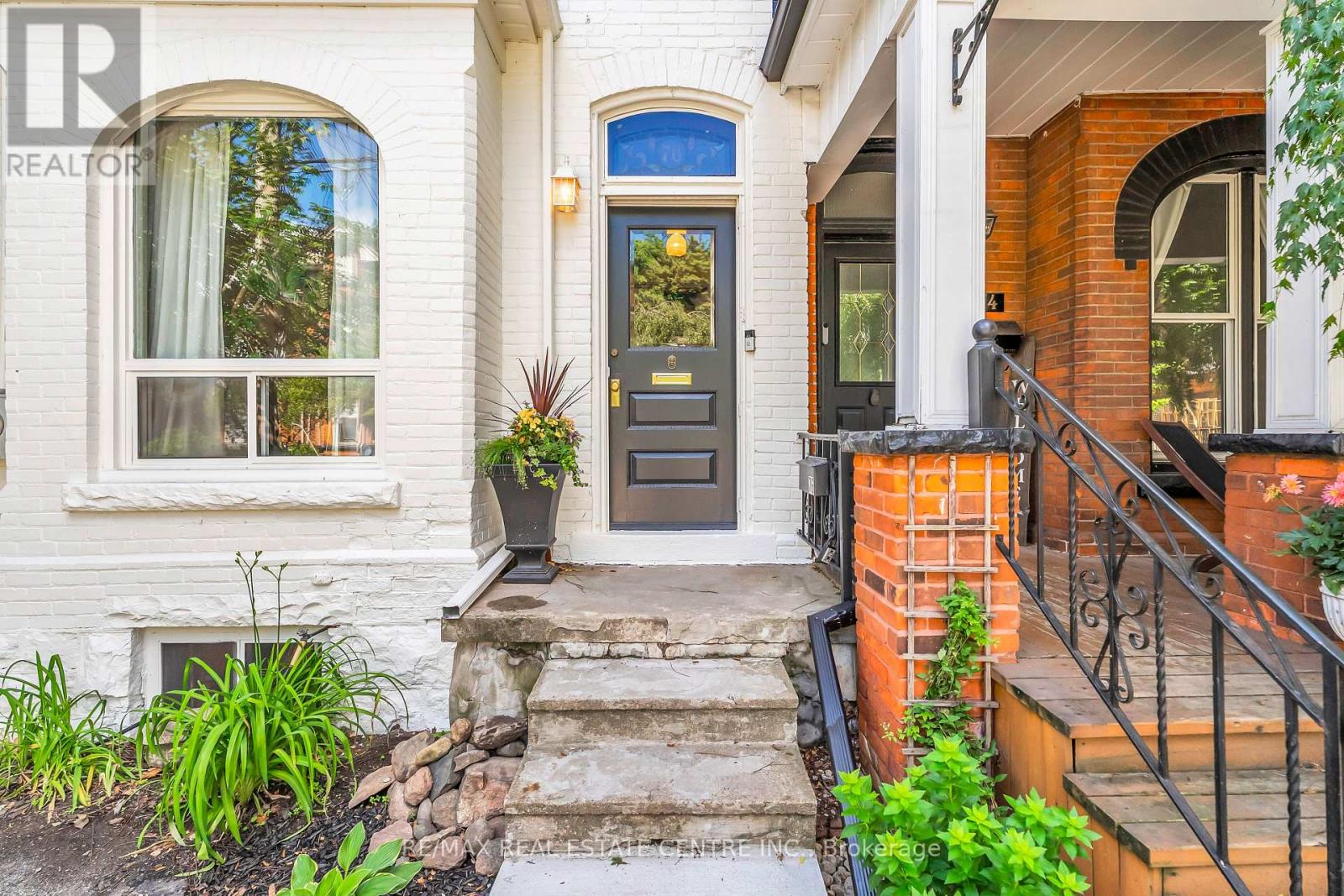 76 PEARL STREET N - 4