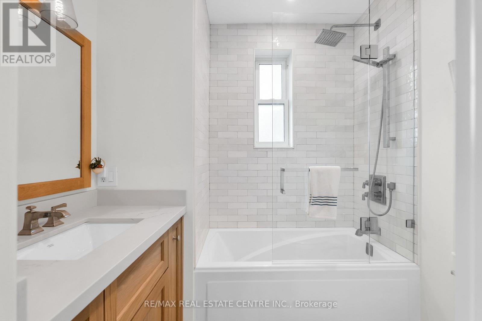 76 PEARL STREET N - 40