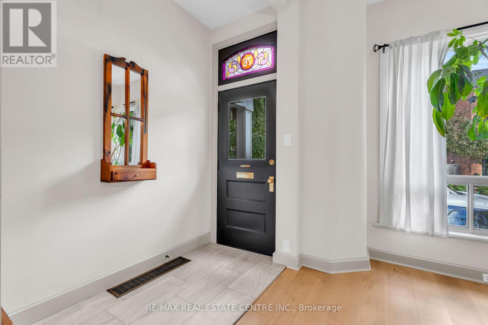 76 PEARL STREET N - 6