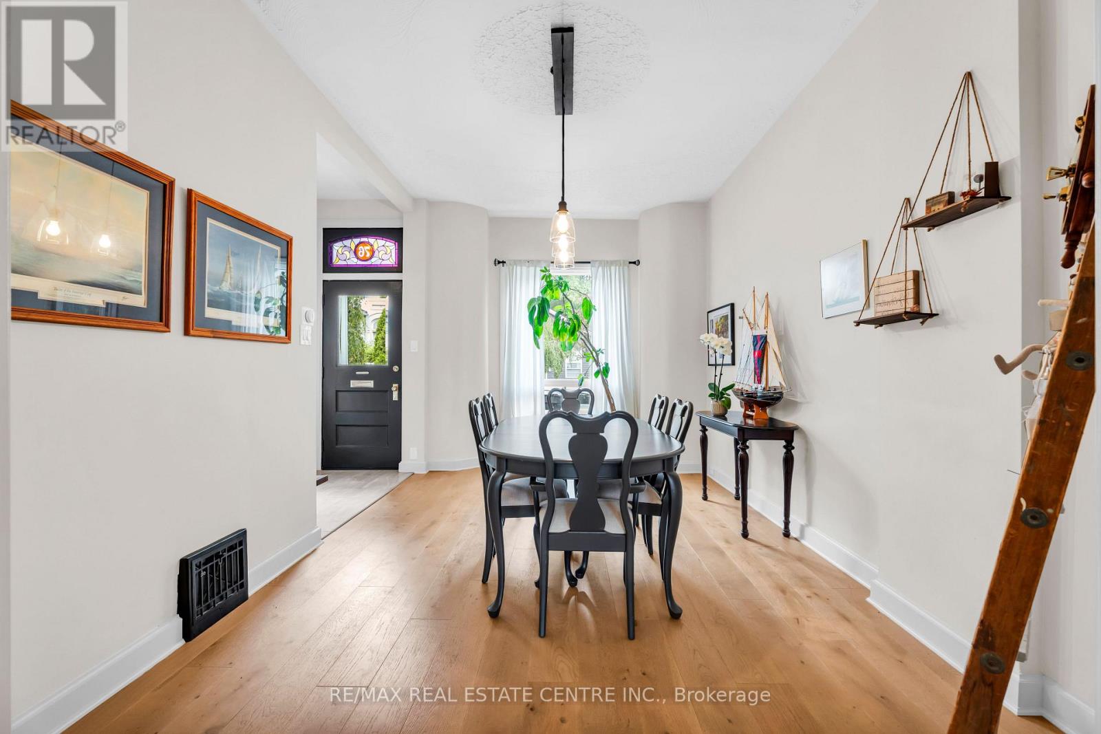 76 PEARL STREET N - 8