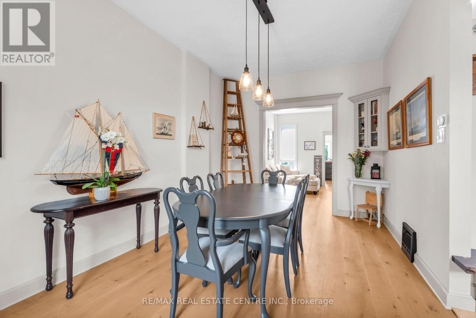 76 PEARL STREET N - 9