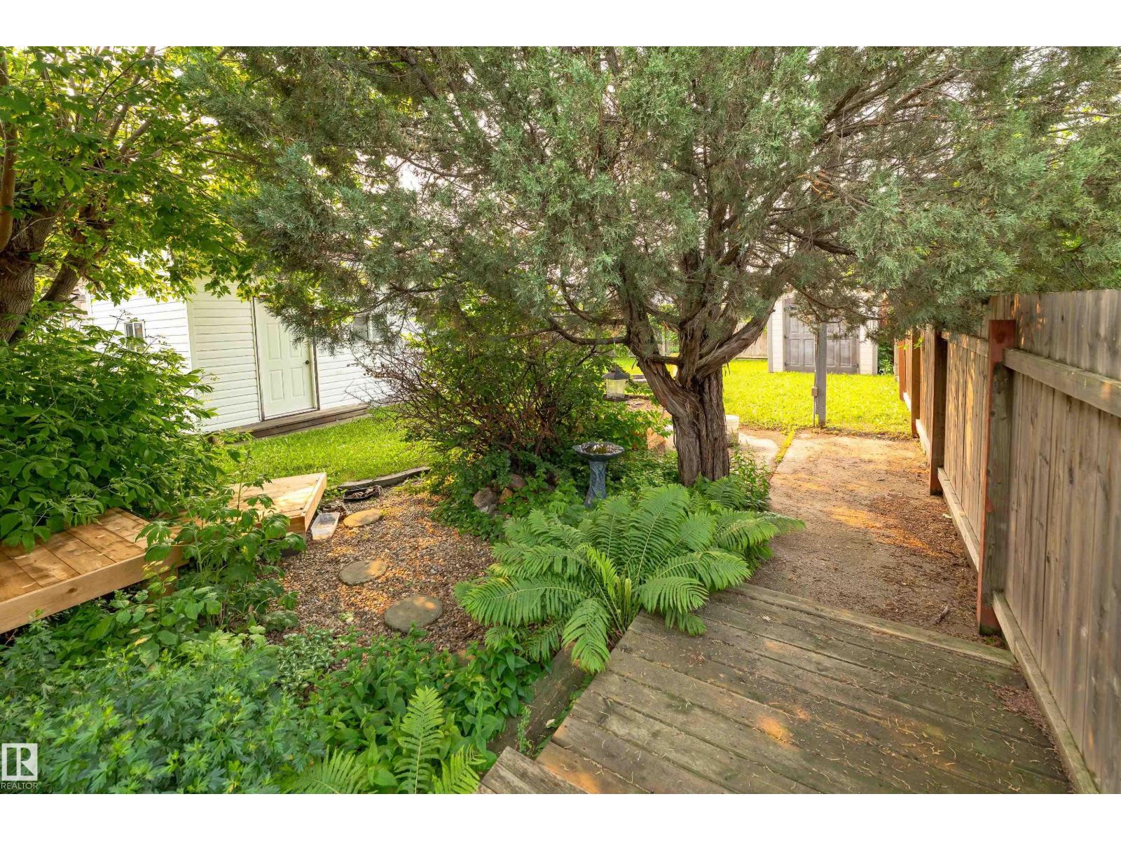 4517 54 AV — photo 27