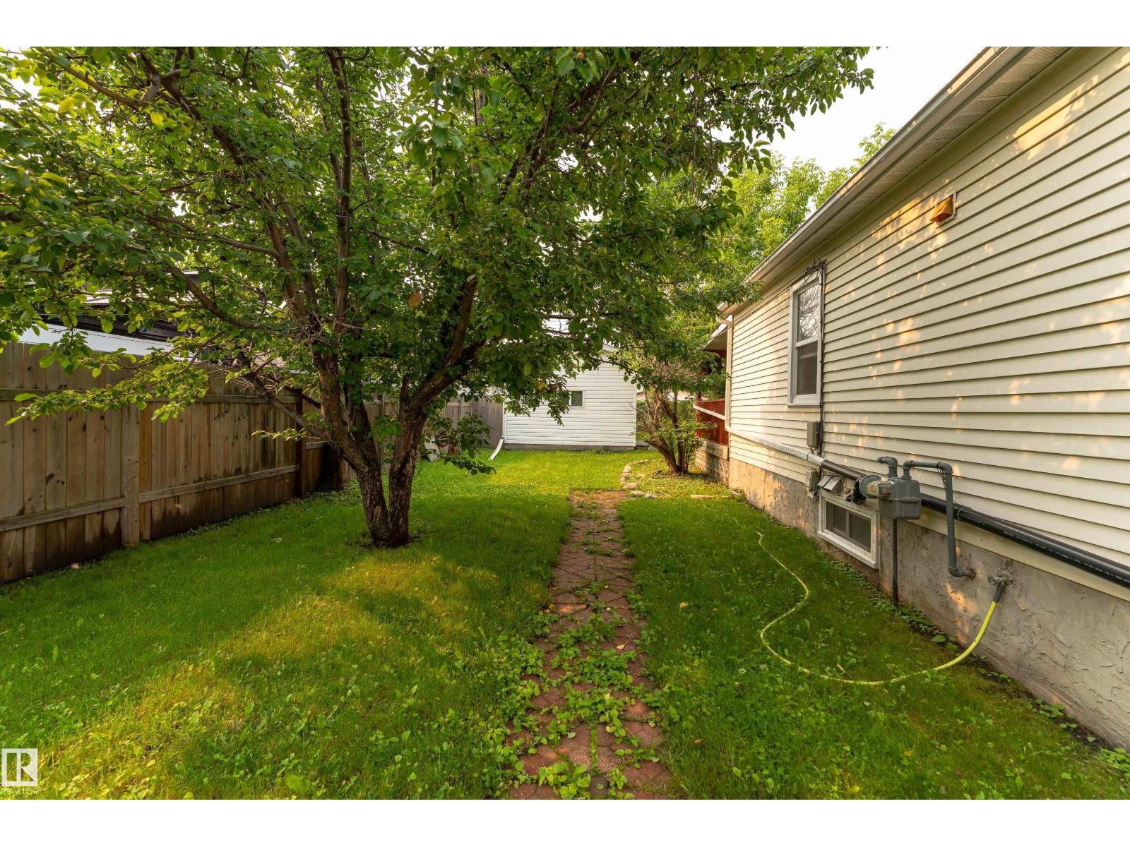 4517 54 AV — photo 30
