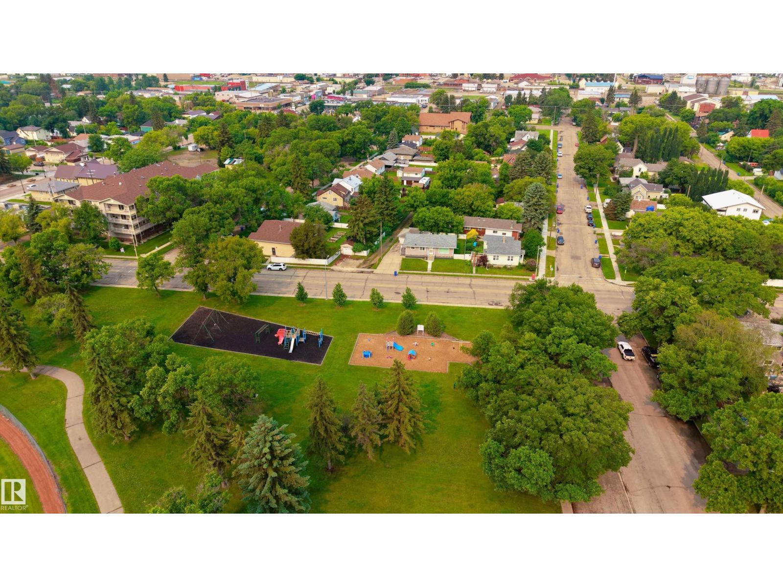 4517 54 AV — photo 43