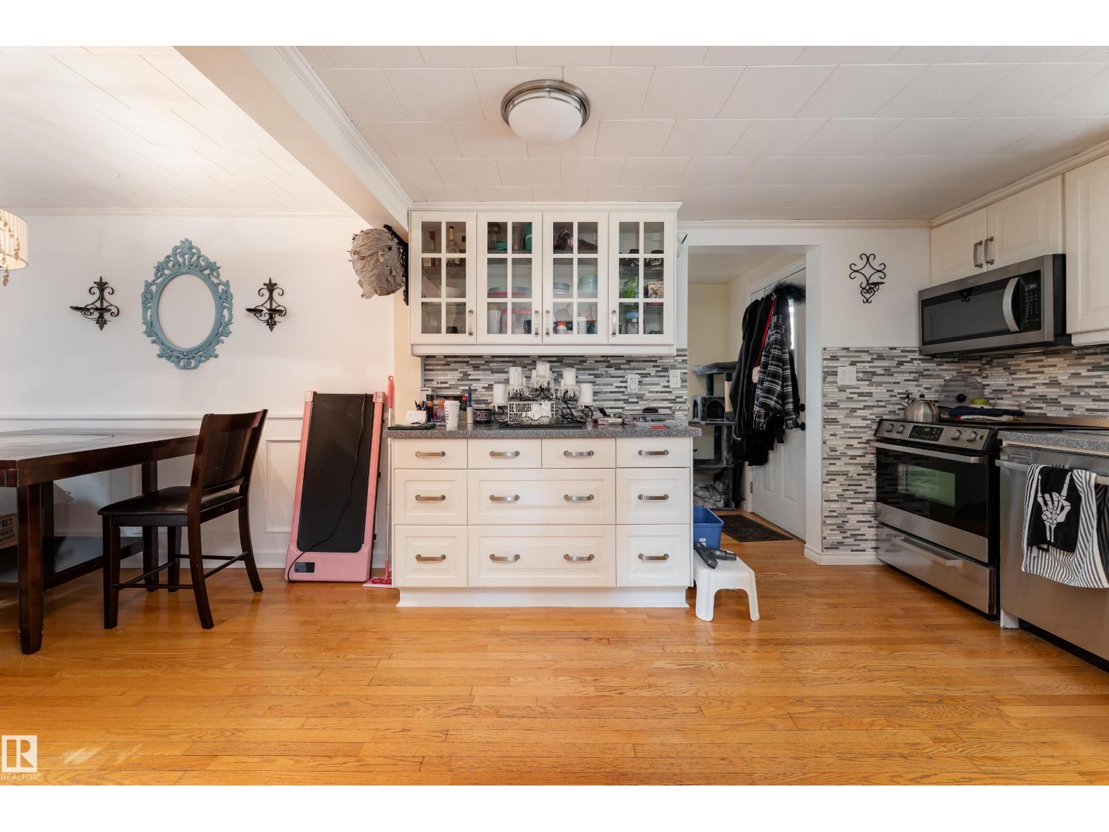 4517 54 AV — photo 7