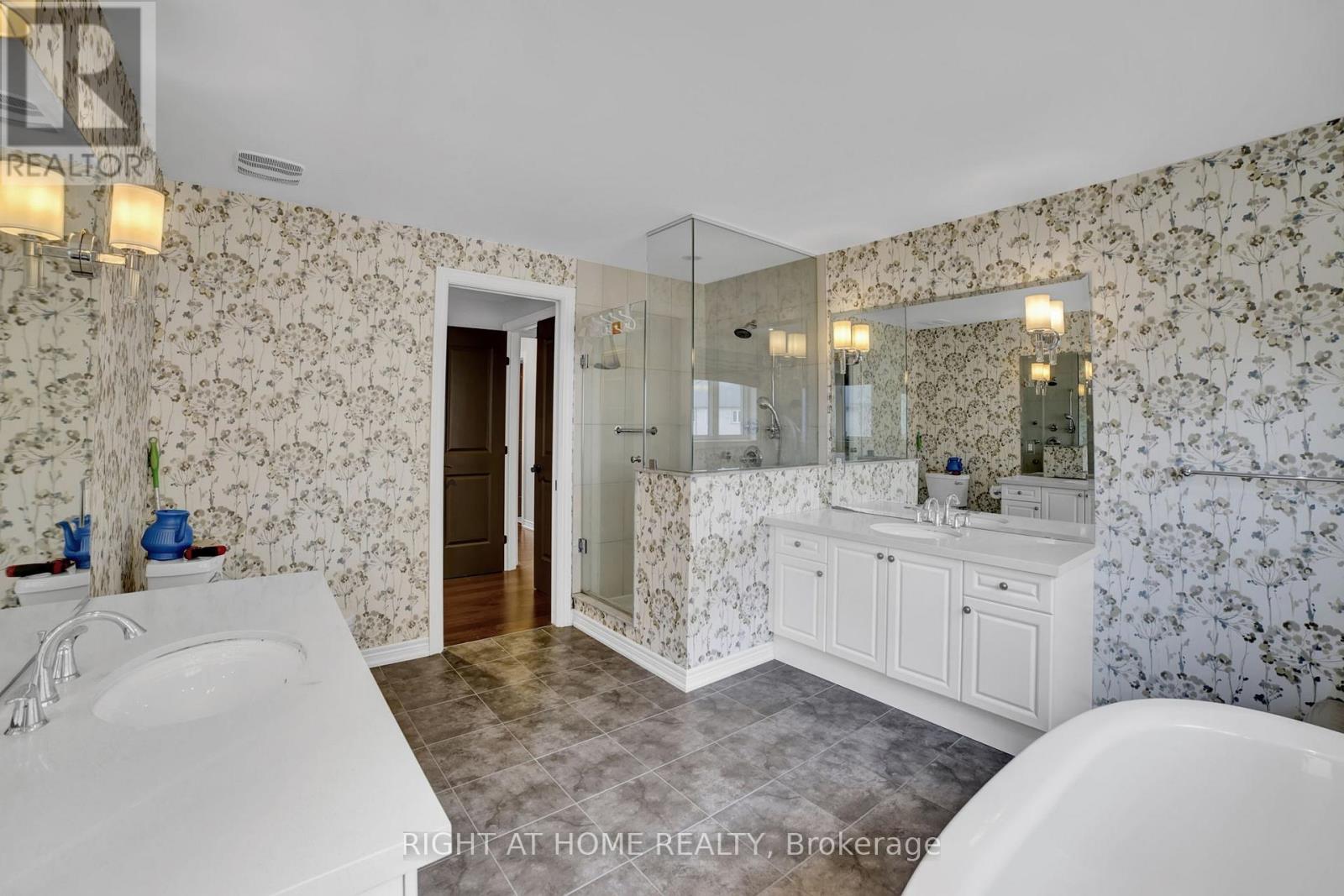 288 RAYMOND ROAD - 37