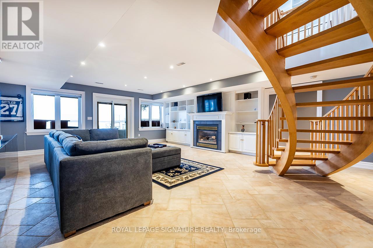 1524 WESTVIEW CRESCENT - 44