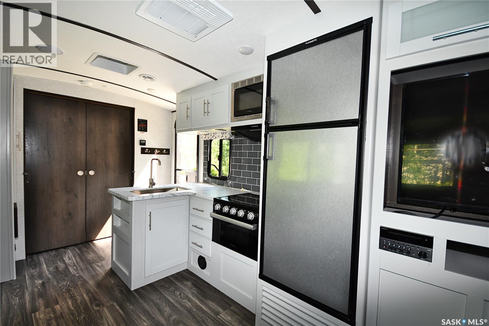 13 Lakeshore DRIVE — photo 17