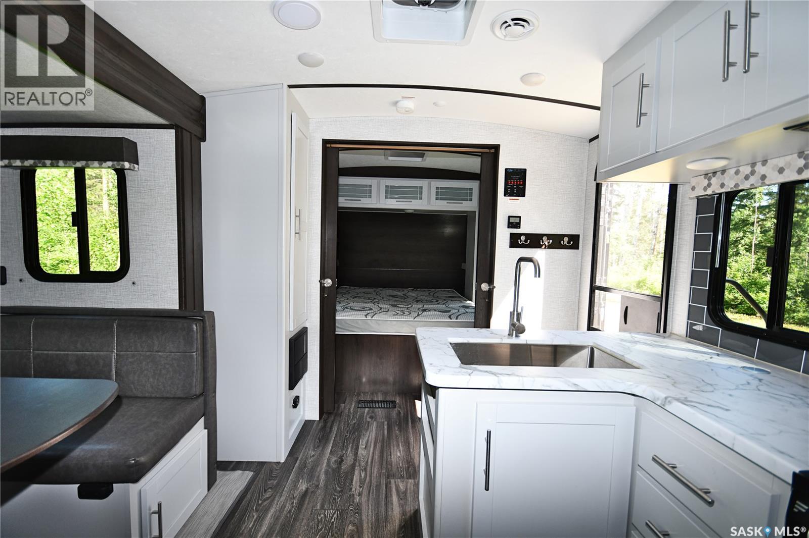 13 Lakeshore DRIVE — photo 21