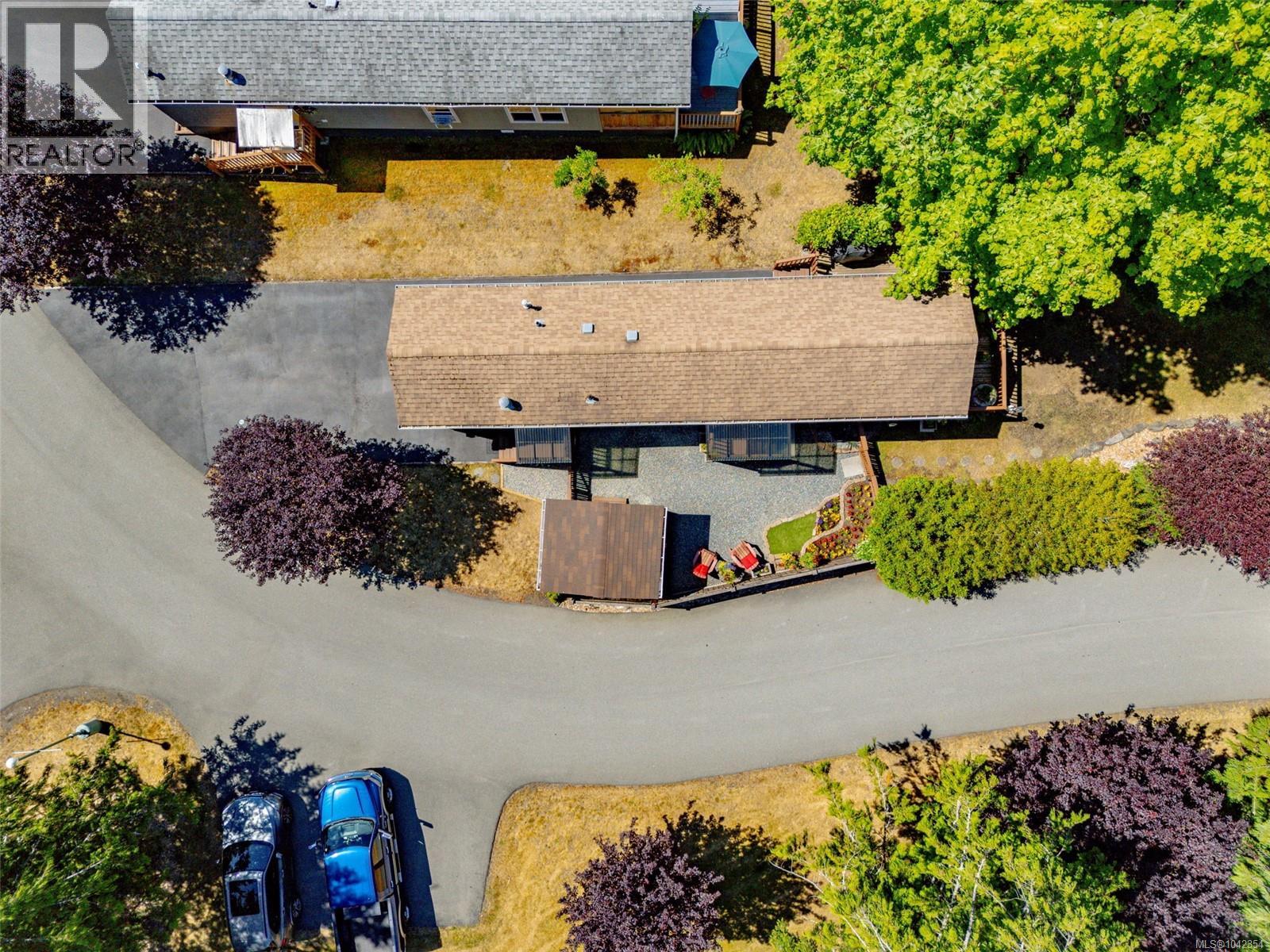#105 3042 River Rd - 33
