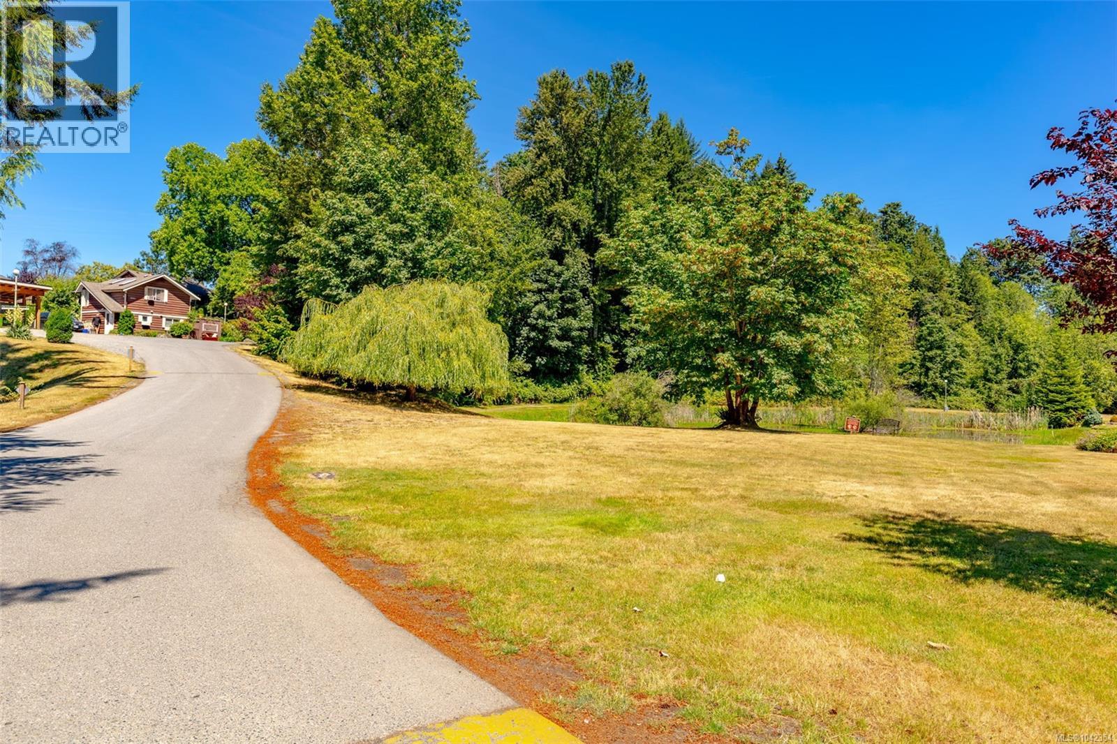 #105 3042 River Rd - 44