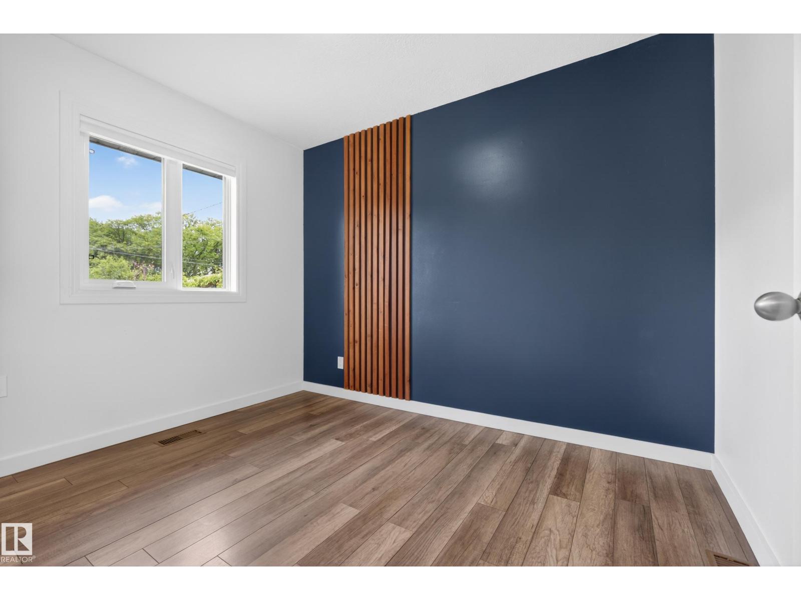 10316 77 ST NW - 18