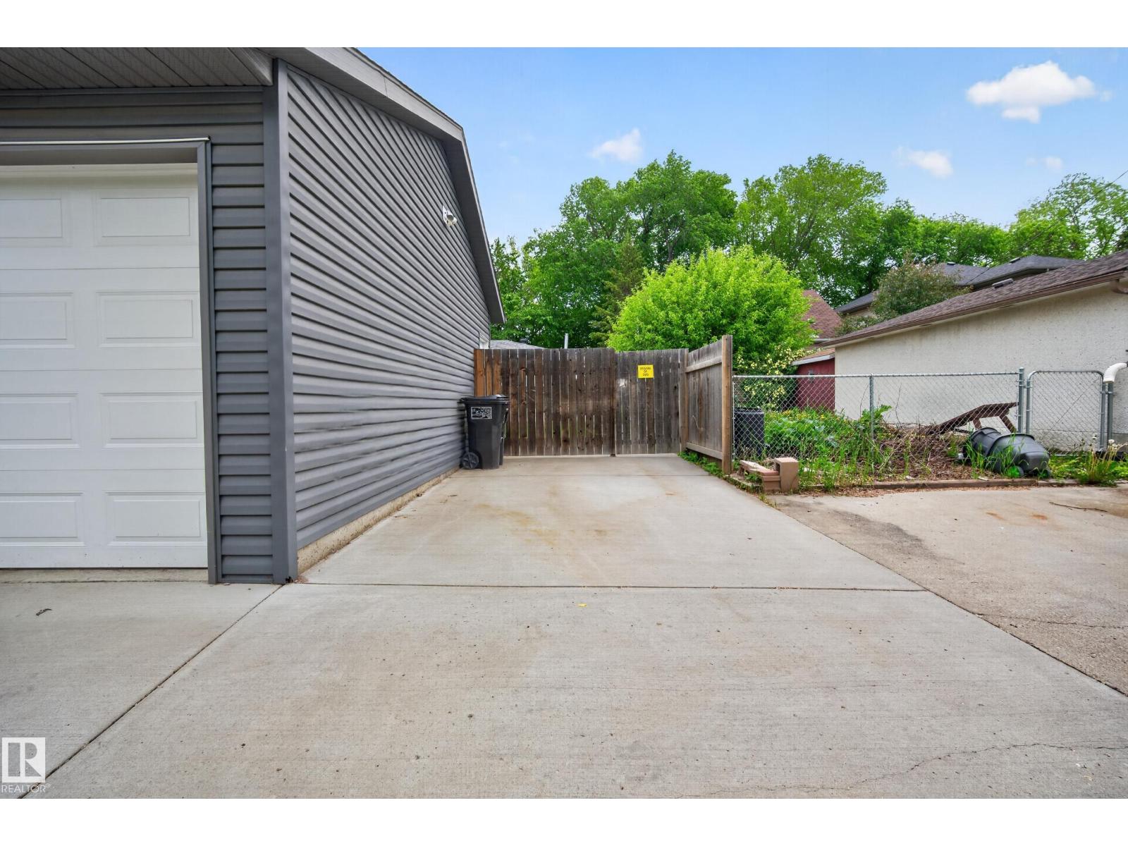10316 77 ST NW - 36