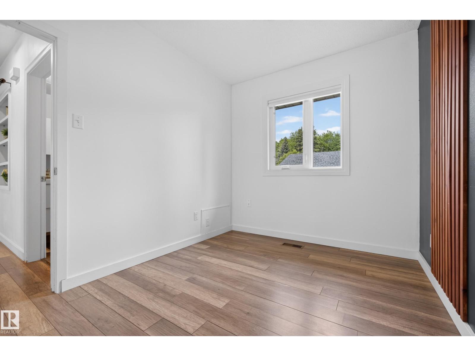 10316 77 ST NW - 20