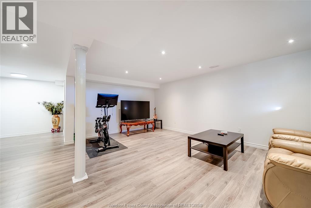 5023 SOUTHWOOD LAKES BOULEVARD - 35