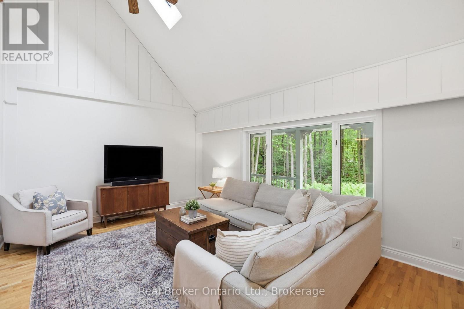 805500 25 SIDE ROAD - Image 16