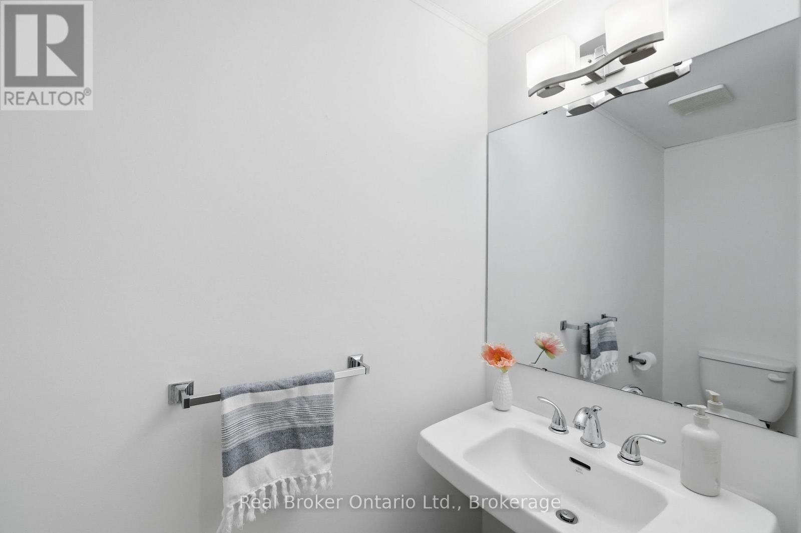 805500 25 SIDE ROAD - Image 18