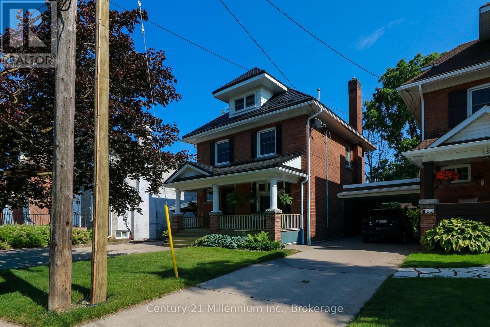 129 4TH STREET W - Image 40