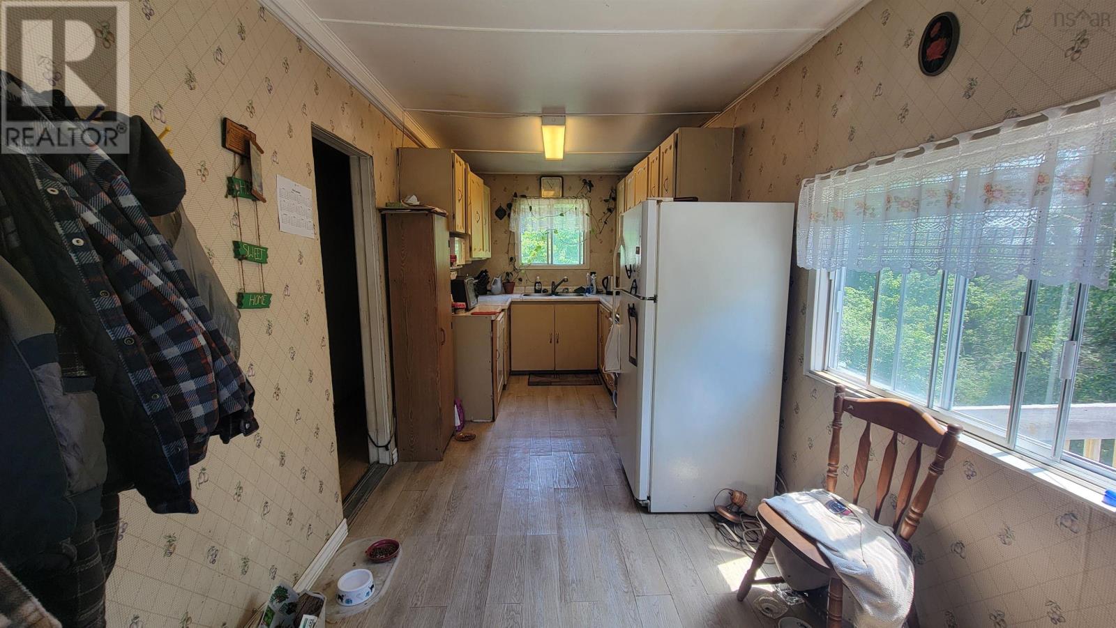 5881 Highway 3 - 11