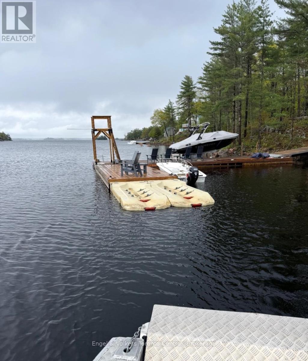 736 2190 ISLAND - 5