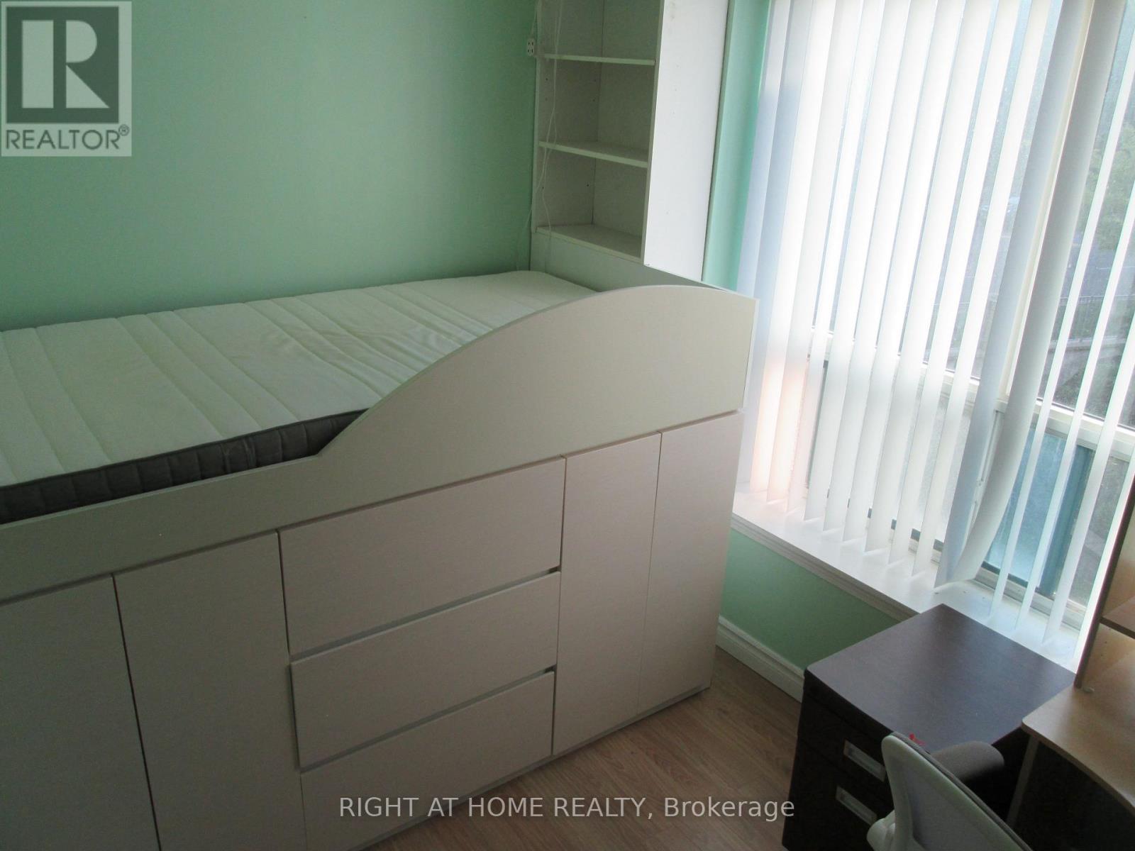 #111 233 BEECROFT ROAD - 17