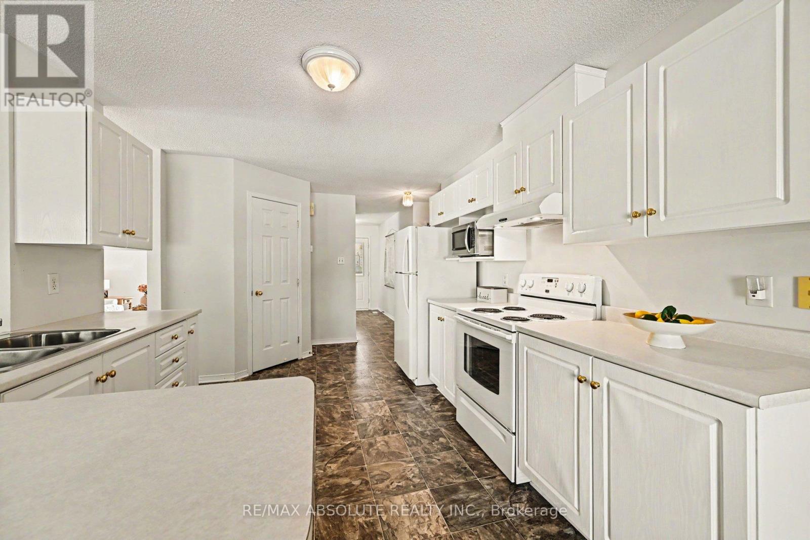 1 RIVER RIDGE CRESCENT - 14