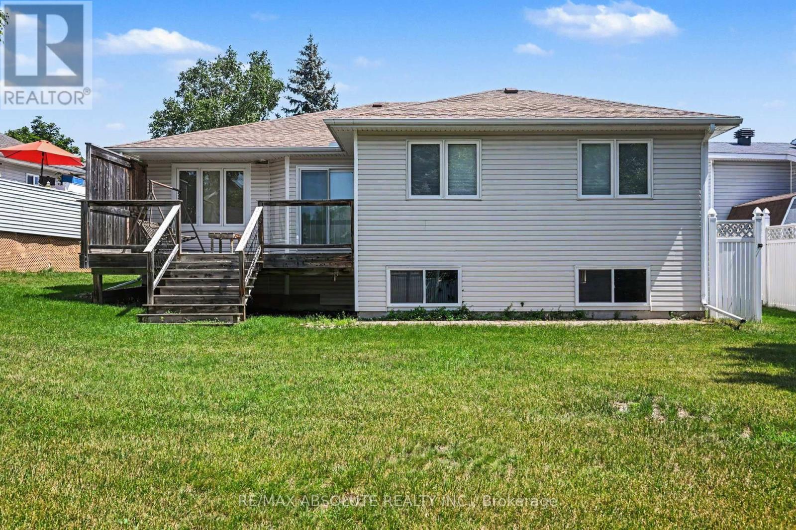 1 RIVER RIDGE CRESCENT - 36