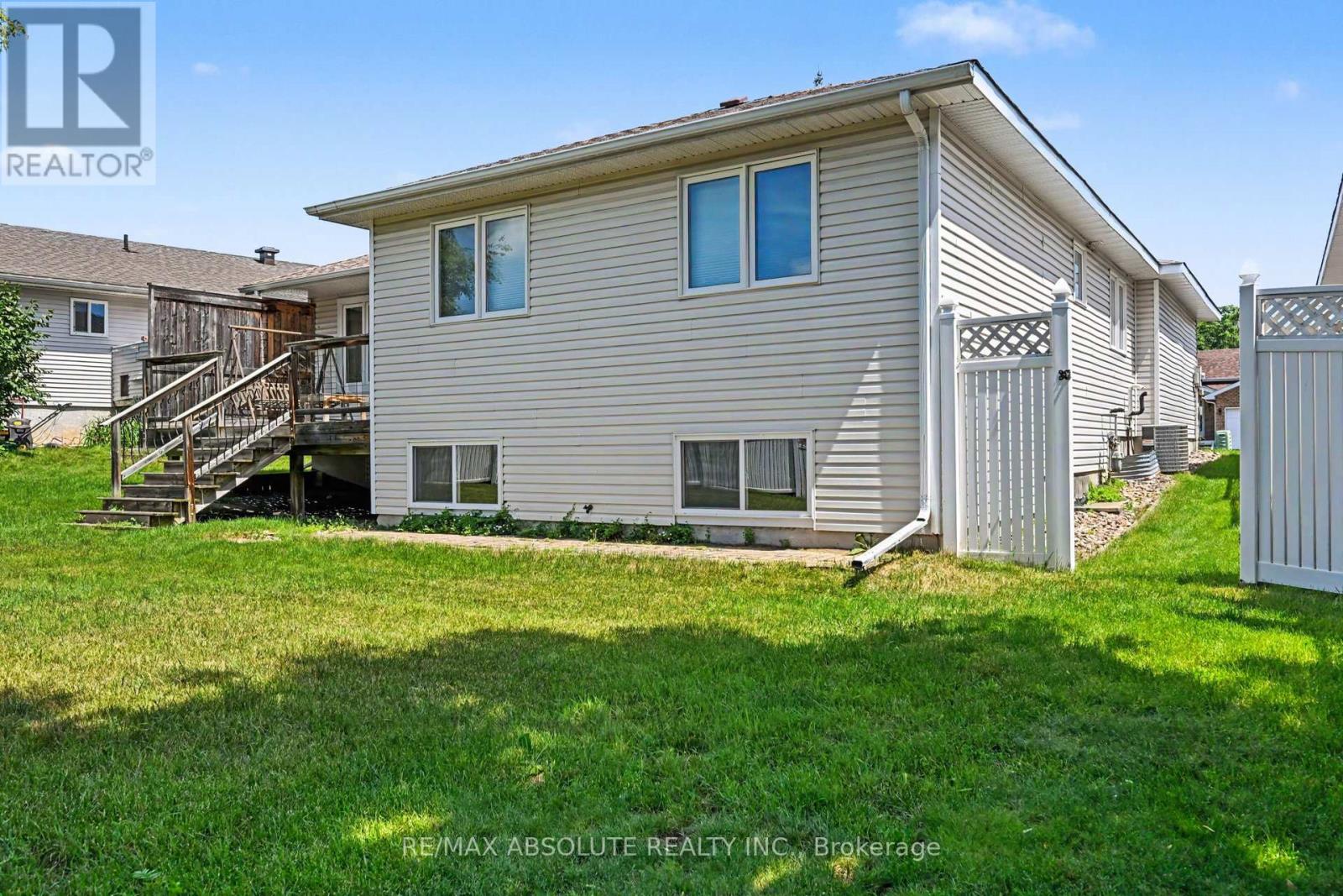 1 RIVER RIDGE CRESCENT - 40