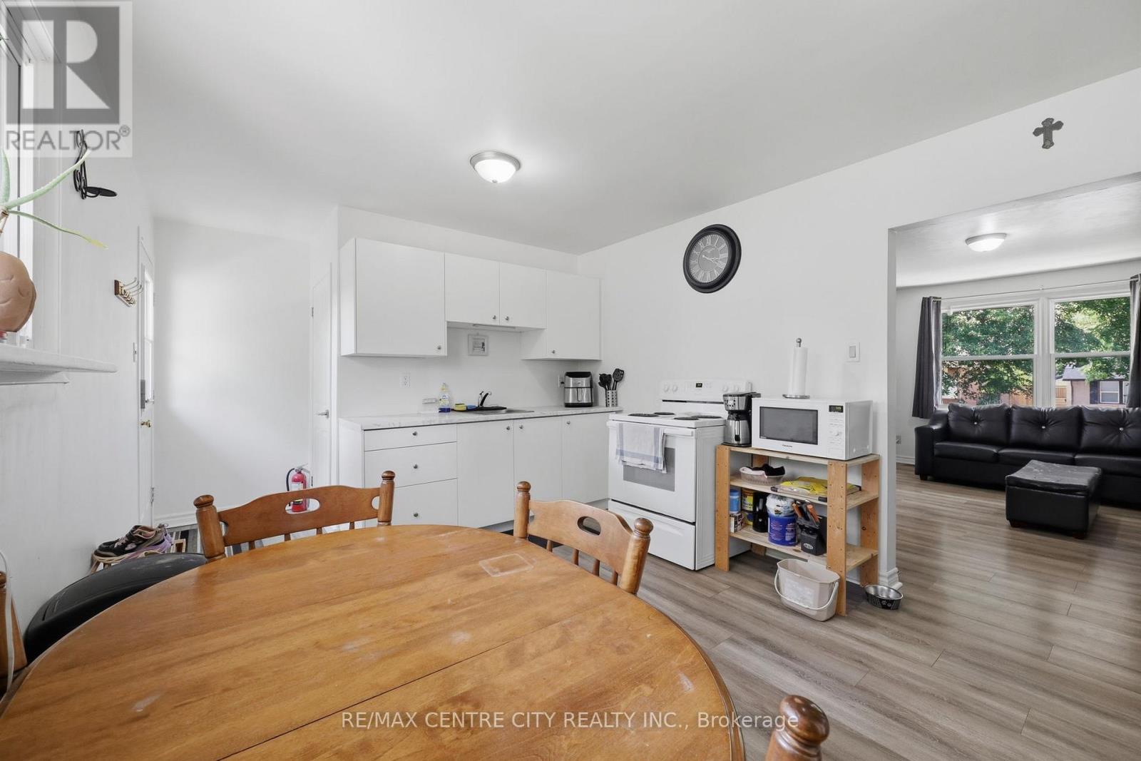1564 NAIRN AVENUE - 12