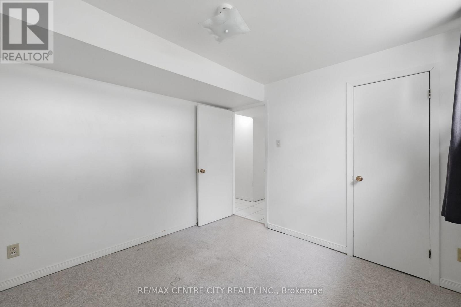 1564 NAIRN AVENUE - 20