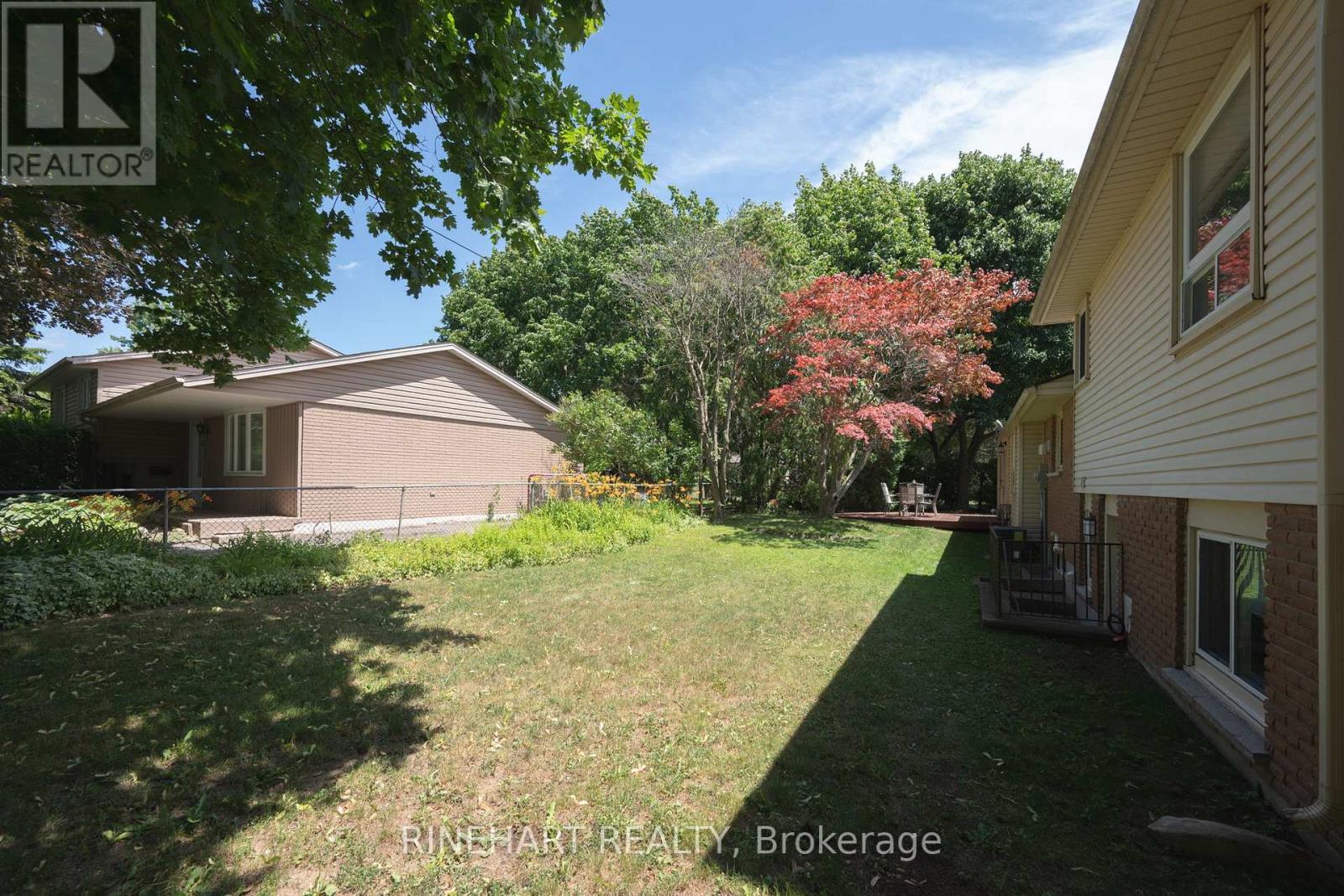 2 LLOYD MANOR CRESCENT - Image 33