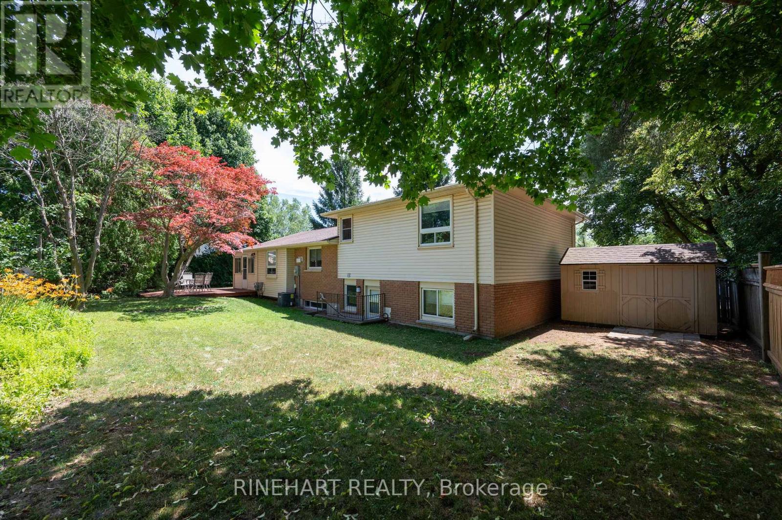 2 LLOYD MANOR CRESCENT - Image 34
