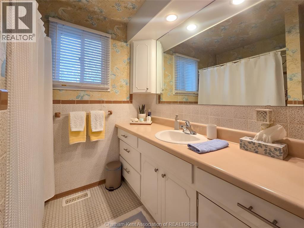 454 King STREET West - 25
