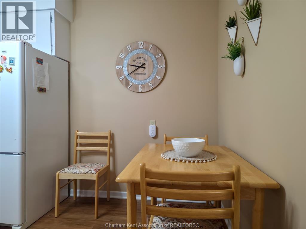 454 King STREET West - 26